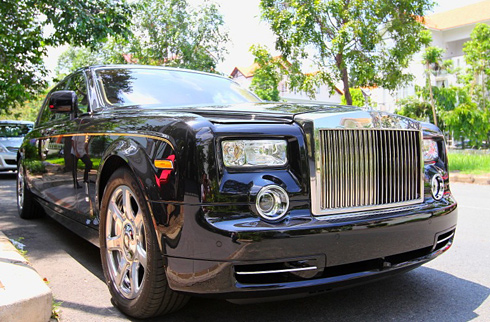 Đại gia Hà Tĩnh tậu Phantom in hình rồng 