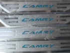 Bệ bước chân có đèn Camry